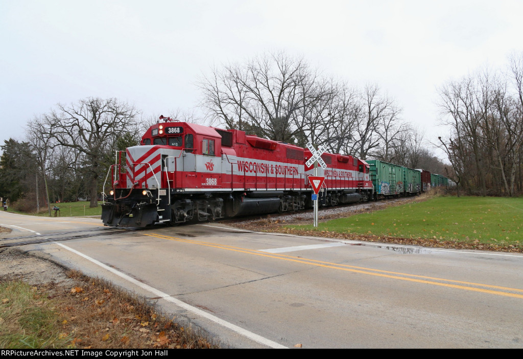 3868 crosses County Road I as it leads L593